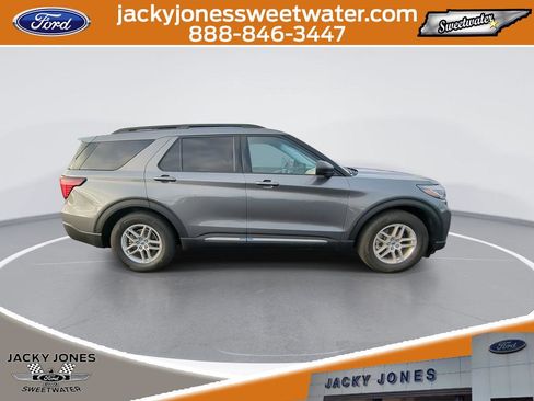 Certified 2025 Ford Explorer Active image 9