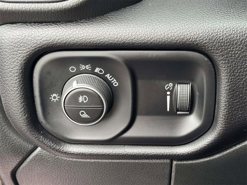 Used 2024 RAM 2500 Big Horn w/ Bed Utility Group image 27