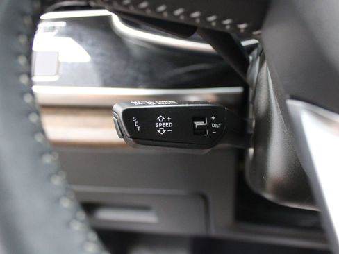 Used 2020 Audi Q8 Premium Plus AWD/4WD image 37