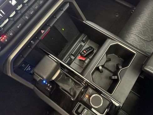 Used 2022 Toyota Tundra Limited image 30