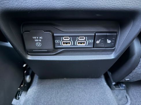 New 2025 Jeep Grand Cherokee Limited w/ Luxury Tech Group II image 13