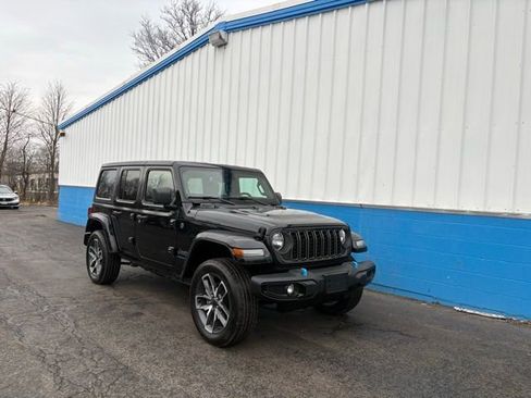 Used 2024 Jeep Wrangler Unlimited w/ Convenience Group image 8