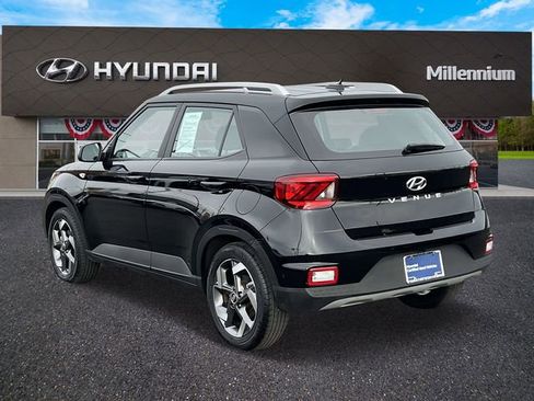 Certified 2023 Hyundai Venue SEL w/ Cargo Package image 5