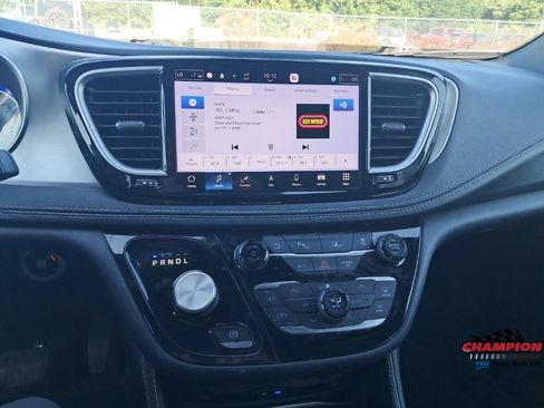 Used 2023 Chrysler Pacifica Limited w/ Uconnect Theater Family Group AWD/4WD image 26