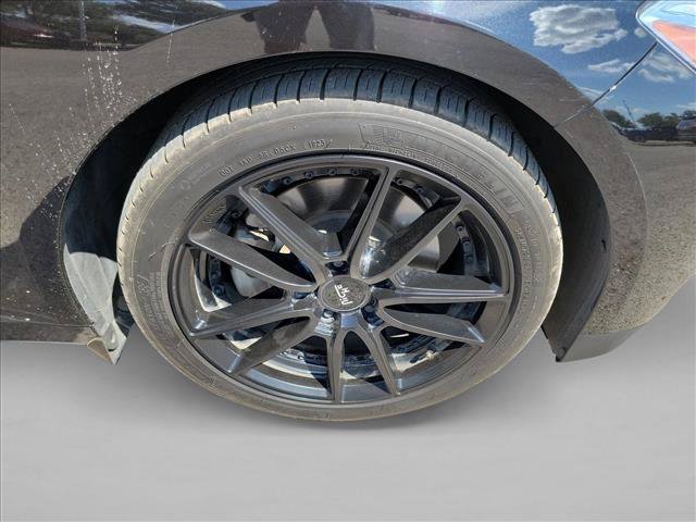 Used 2019 Genesis G70 2.0T Advanced w/ Dynamic Package RWD image 10