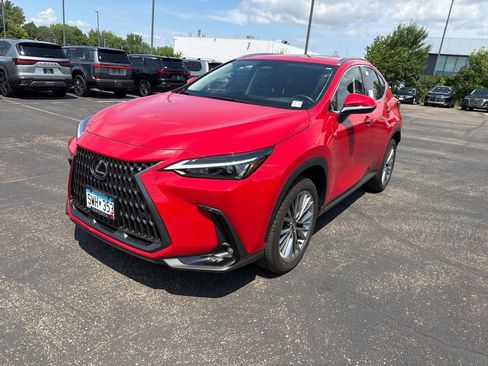 Used 2025 Lexus NX 350h AWD w/ Premium Package image 3