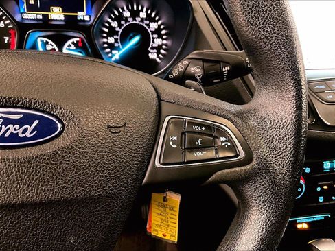 Used 2017 Ford Escape SE w/ Equipment Group 201A image 18