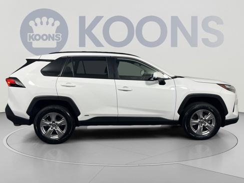 Used 2025 Toyota RAV4 XLE AWD/4WD image 8