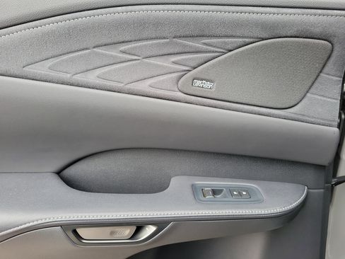 Used 2025 Lexus RX 500h F Sport image 12