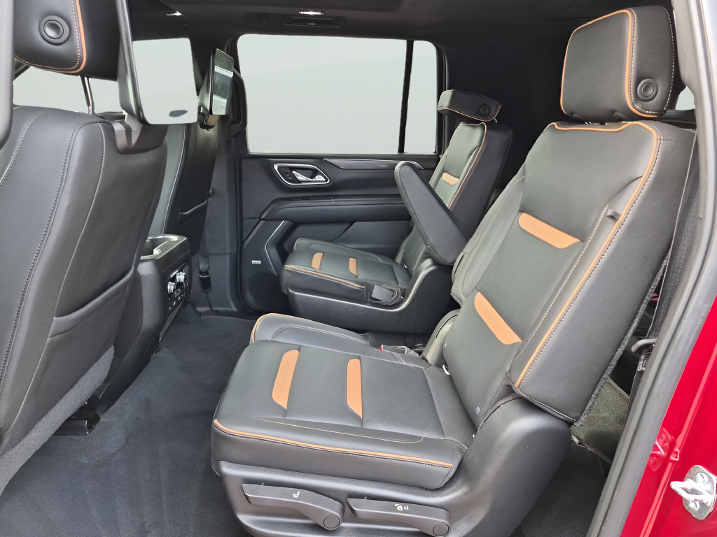 Used 2021 GMC Yukon XL AT4 w/ AT4 Premium Plus Package AWD/4WD image 32