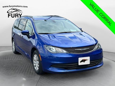 Used 2019 Chrysler Pacifica L FWD image 1
