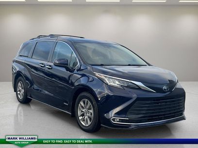 Used 2021 Toyota Sienna XLE