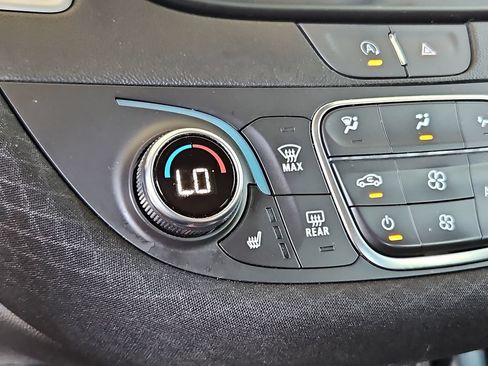Used 2023 Chevrolet Malibu LT FWD image 18