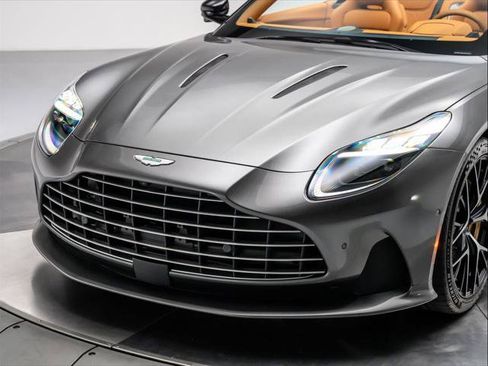 Used 2025 Aston Martin DB12 Convertible RWD image 23