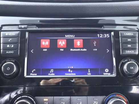 Used 2021 Nissan Rogue Sport S image 21