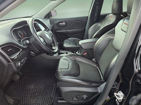 Used 2021 Jeep Cherokee Trailhawk w/ Technology Group image 12