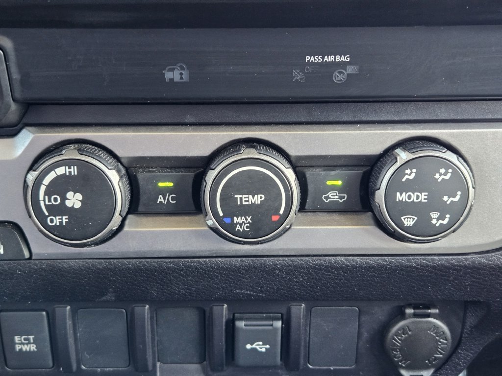 Used 2022 Toyota Tacoma SR RWD image 19