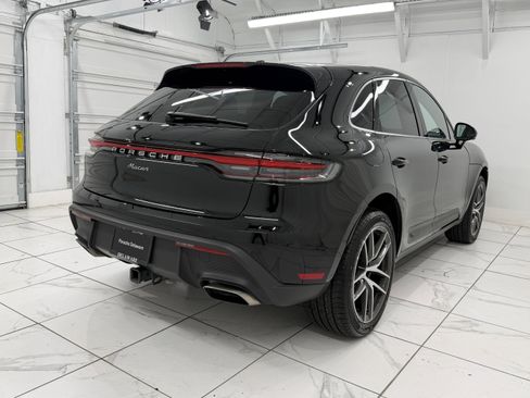 Certified 2025 Porsche Macan image 12