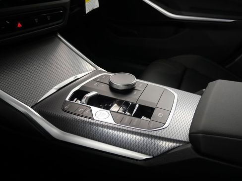 Used 2025 BMW 330i Sedan w/ Convenience Package image 24