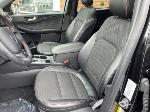Used 2024 Ford Escape ST-Line w/ Tech Pack #1 AWD/4WD image 13