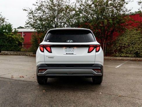 New 2026 Hyundai Tucson SE image 5