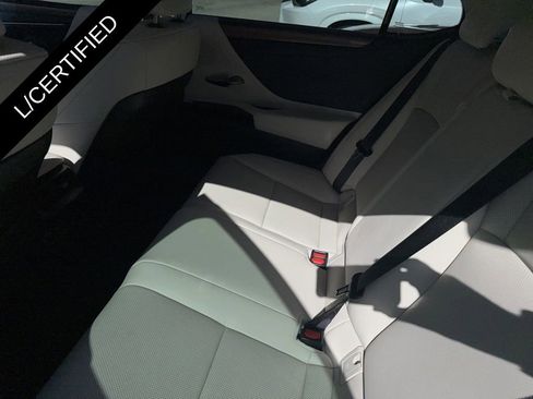 Used 2025 Lexus ES 300h w/ Premium Package FWD image 22
