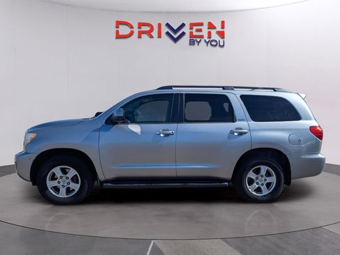 Used 2013 Toyota Sequoia SR5 image 2