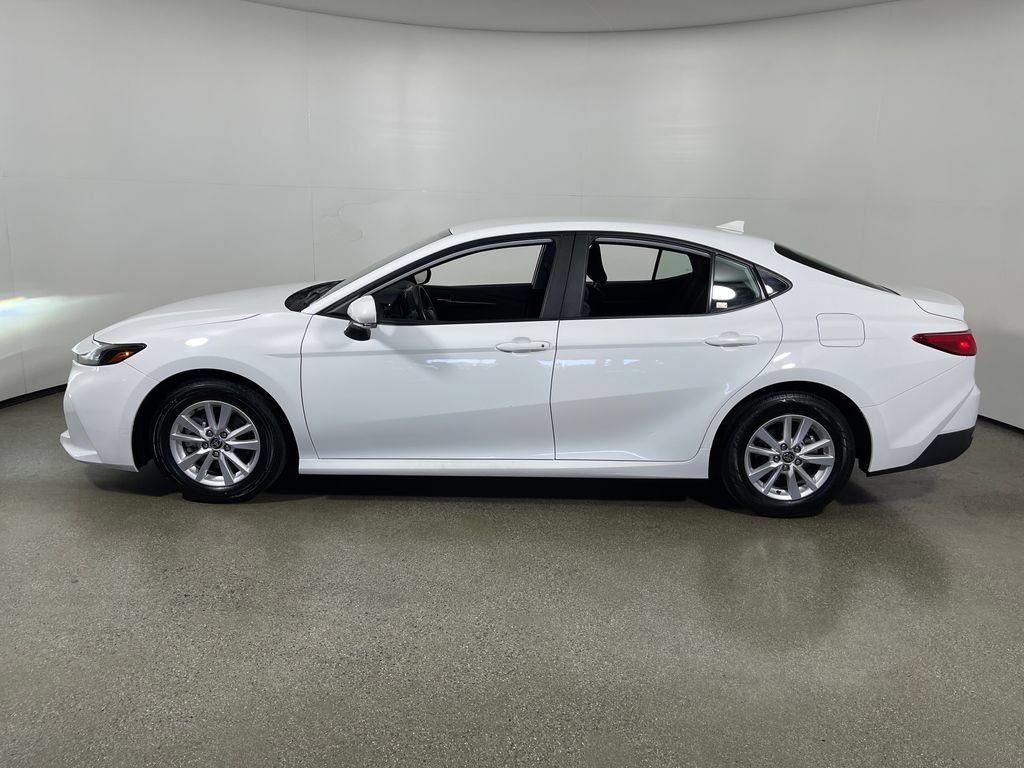 Used 2025 Toyota Camry LE FWD image 6