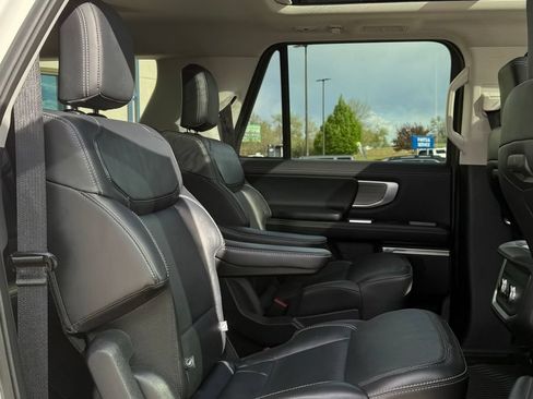 Used 2025 Ford Expedition Max Platinum AWD/4WD image 25