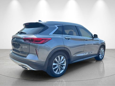Used 2019 INFINITI QX50 Luxe w/ Navigation Package FWD image 5