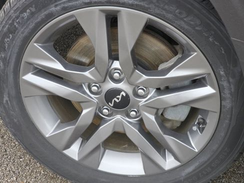 Used 2023 Kia Seltos S image 18