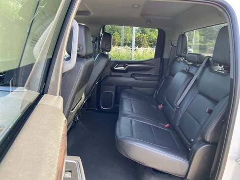 Used 2025 GMC Sierra 1500 SLT RWD image 14