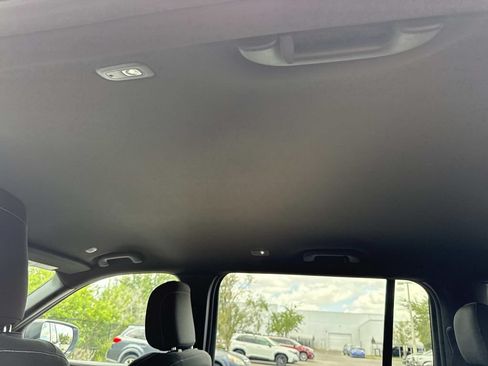 Used 2025 Jeep Grand Cherokee L Laredo RWD image 16