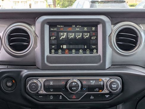 Used 2021 Jeep Wrangler Unlimited Sahara AWD/4WD image 27