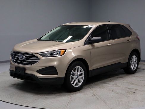 Certified 2021 Ford Edge SE image 6