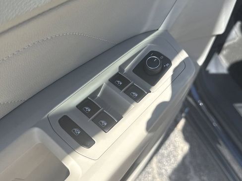 Used 2022 Volkswagen Atlas SEL image 11