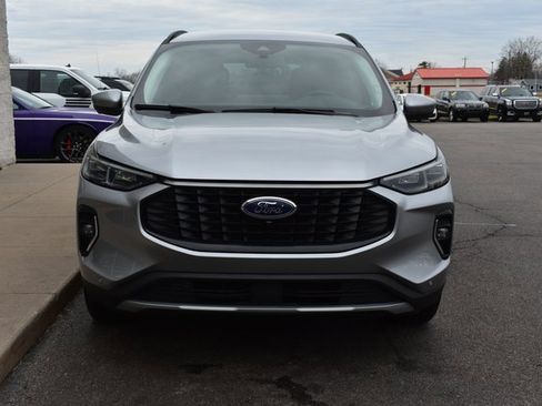 Used 2023 Ford Escape Platinum image 8