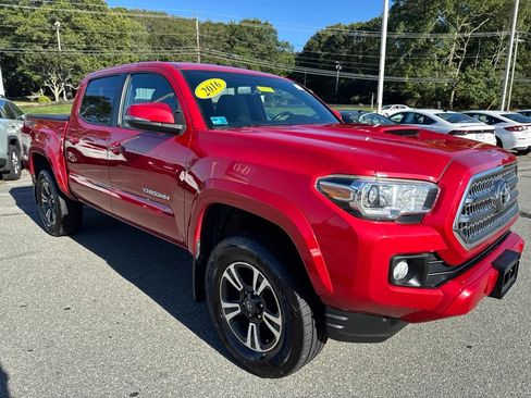 Used 2016 Toyota Tacoma TRD Sport w/ Towing Package AWD/4WD image 8