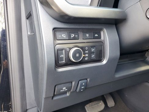 Used 2024 Ford F250 Platinum w/ Tremor Off-Road Package image 18