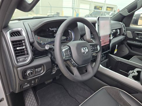 New 2026 RAM 1500 Laramie AWD/4WD image 10