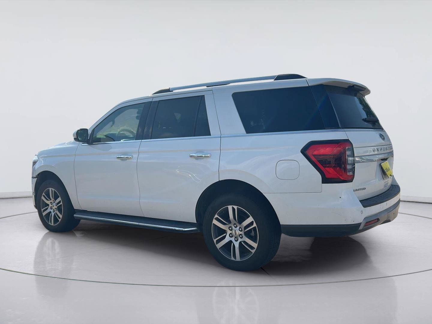 Used 2022 Ford Expedition Limited AWD/4WD image 6