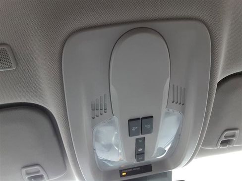 Used 2017 GMC Terrain SLE image 31