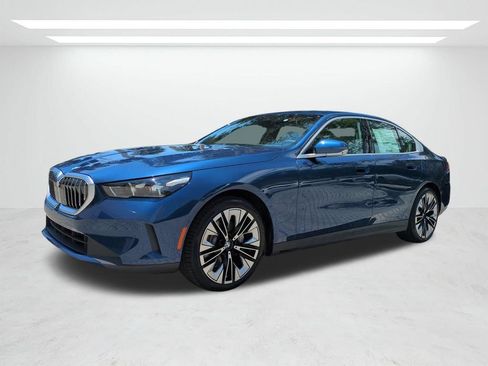 New 2027 BMW 530i RWD image 8