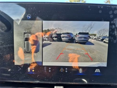 Used 2026 Chevrolet Equinox LT w/ Convenience Package II image 28