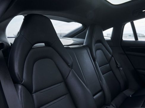 Used 2020 Porsche Panamera 4 image 42