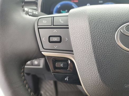Used 2025 Toyota Camry XLE FWD image 23