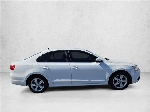 Used 2012 Volkswagen Jetta TDI image 3