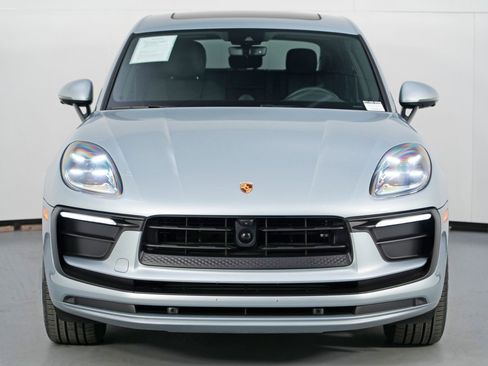 Used 2023 Porsche Macan image 46