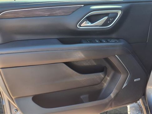 Used 2021 Chevrolet Tahoe Z71 w/ Luxury Package image 16