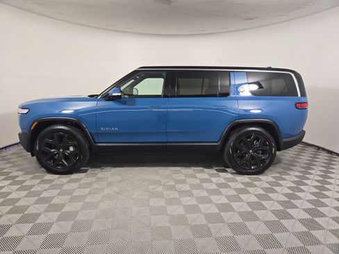 Used 2024 Rivian R1S Adventure Dual AWD/4WD image 2